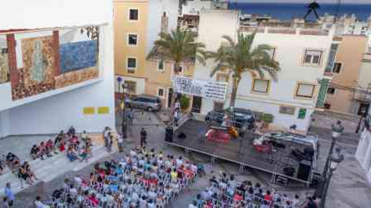 Fachada del Ayuntamiento de Calp donde se aprobó el Plan Acústico Municipal