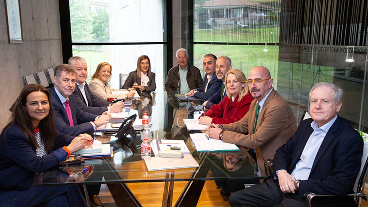 Consejo de Gobierno de Cantabria celebrado en Meruelo con participación de autoridades autonómicas