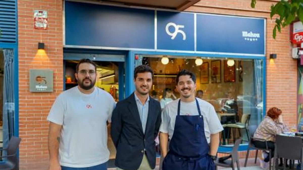 Fachada y entrada del Restaurante 95 en Torrejón de Ardoz, nuevo proyecto gastronómico de calidad