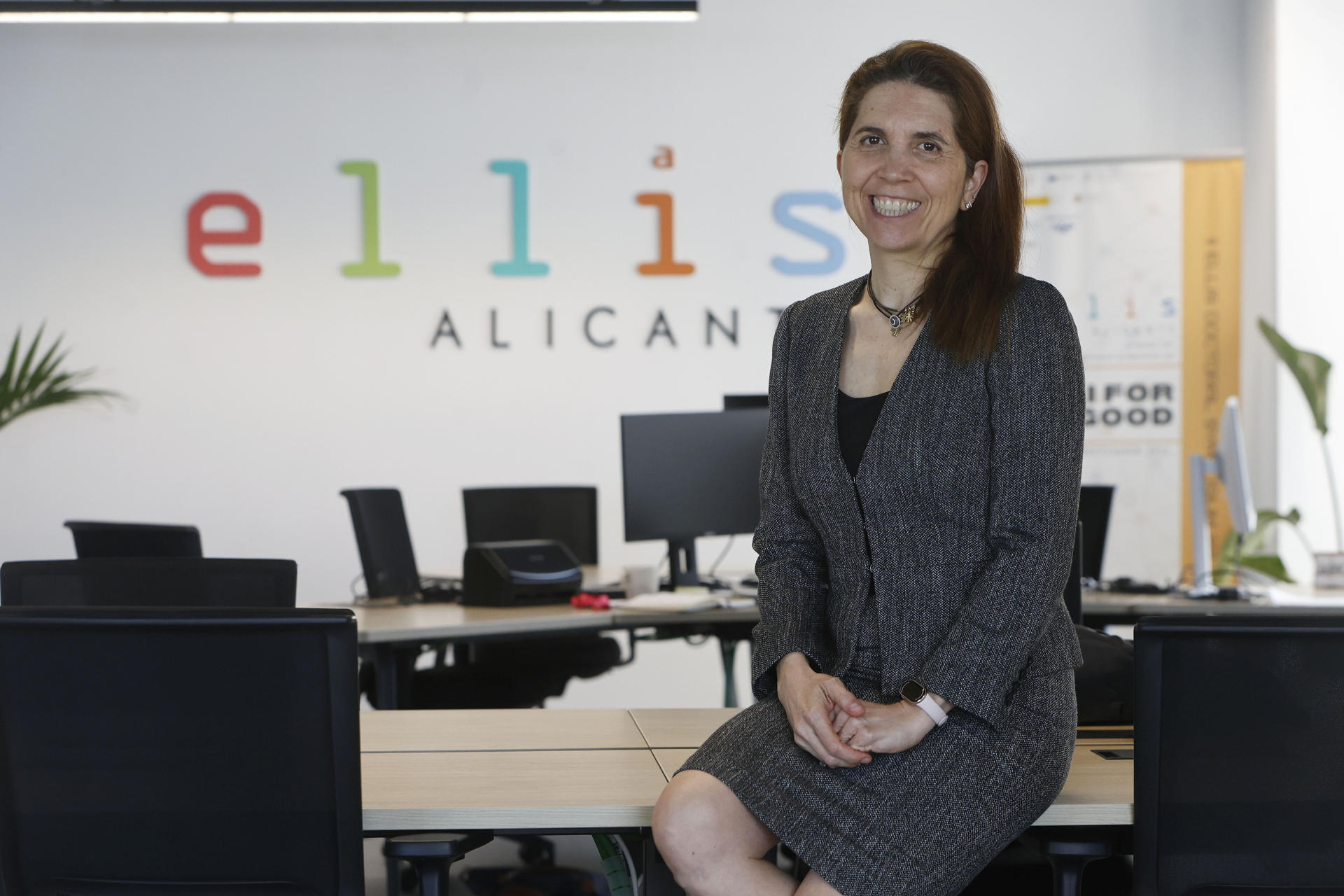 La ingeniera Nuria Oliver, flamante Premio Nacional de Investigación en el área de Matemáticas y Tecnologías de la Información, habla con EFE de los retos de esta revolución tecnológica. EFE/ Morell
