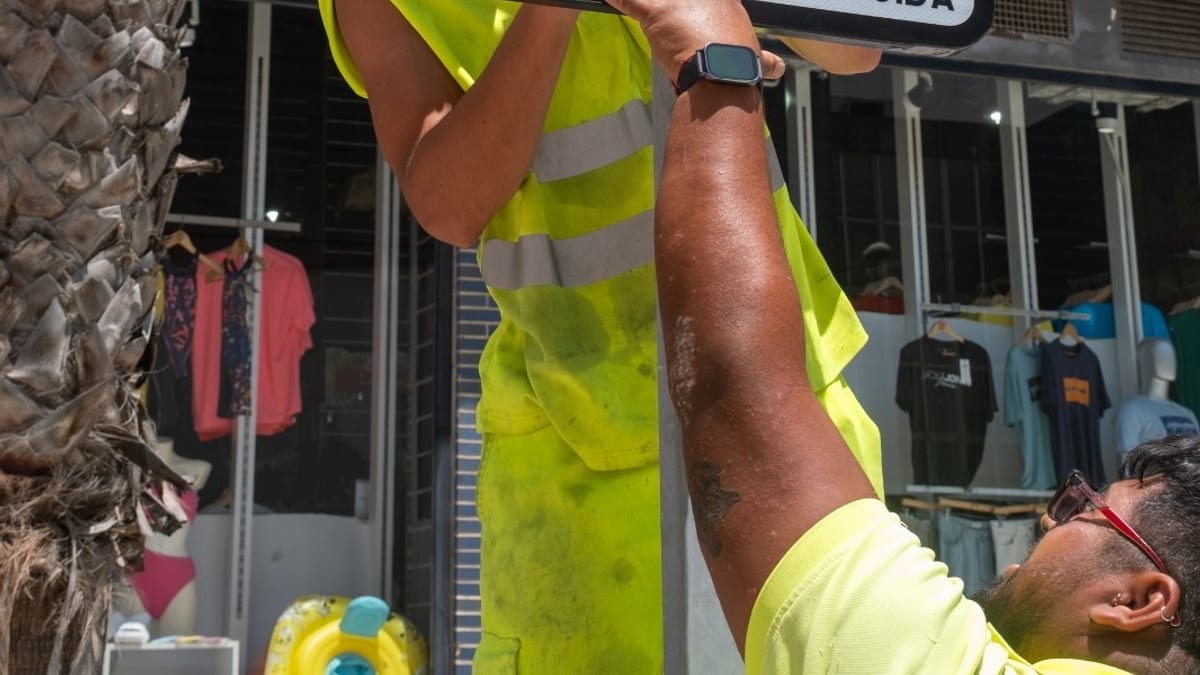 Nuevo sistema de señalización de aparcamientos reservados para personas con movilidad reducida en Cádiz