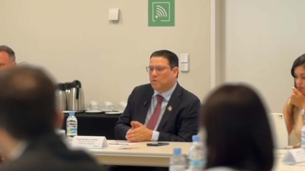 Firma de acuerdo entre España y República Dominicana en la Escuela de Organización Industrial para programa de formación en liderazgo e industria 4.0