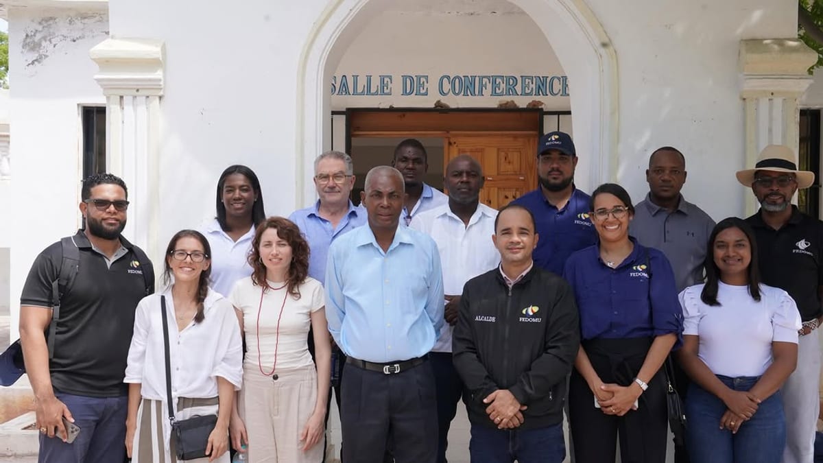 Expertos de Famsi y técnicos de Fedomu recorren el Corredor de Turismo Sostenible del Suroeste junto a autoridades locales de Pedernales