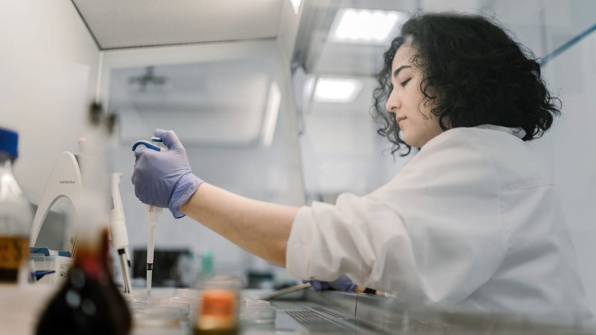Cartel de la VI Jornada sobre Infraestructuras Europeas de Investigación en Ciencias Biomédicas del ISCIII, 30 de junio 2026
