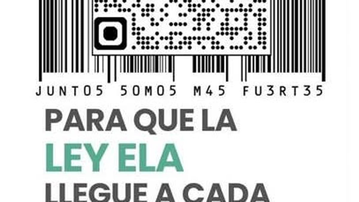 Fachada del Teatro Campoamor de Oviedo iluminada de verde para conmemorar el Día Mundial de la Esclerosis Lateral Amiotrófica