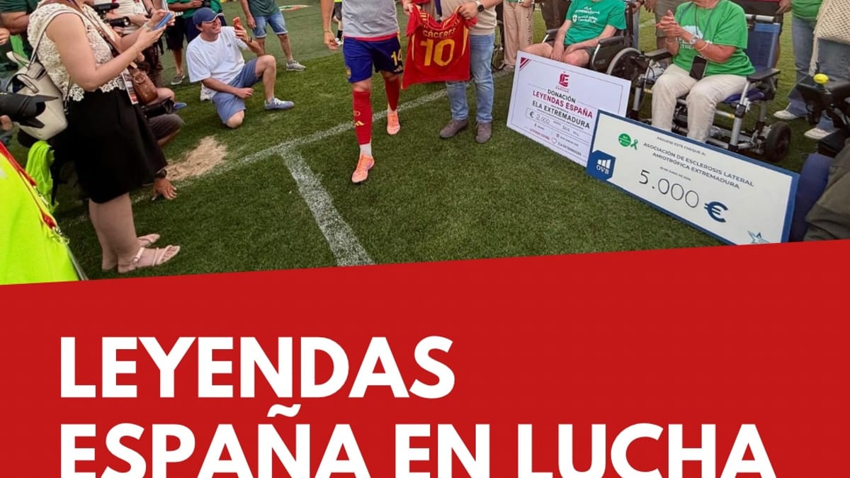 Partido solidario contra la ELA en el Estadio Príncipe Felipe de Cáceres entre Leyendas España y Equipo ELA