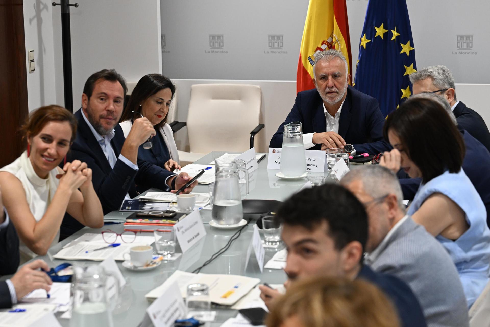 El ministro de Política Territorial y Memoria Democrática, Ángel Víctor Torres, ha presidido este jueves la Comisión Interministerial para el desarrollo de medidas urgentes para el territorio afectado por la dana de Valencia. Fotografía facilitada por el Ministerio.