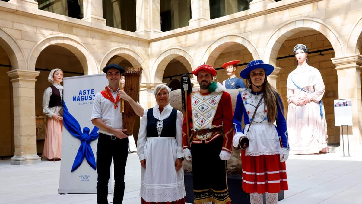 Cartel promocional de Aste Nagusia Bilbao con elementos de cultura vasca y fecha agosto