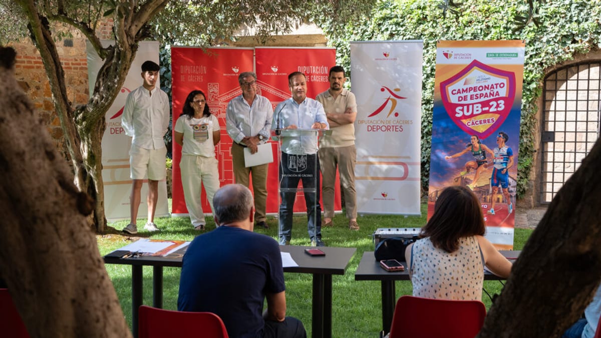Cartel del Campeonato de España Sub23 de atletismo de Cáceres organizado por la Diputación