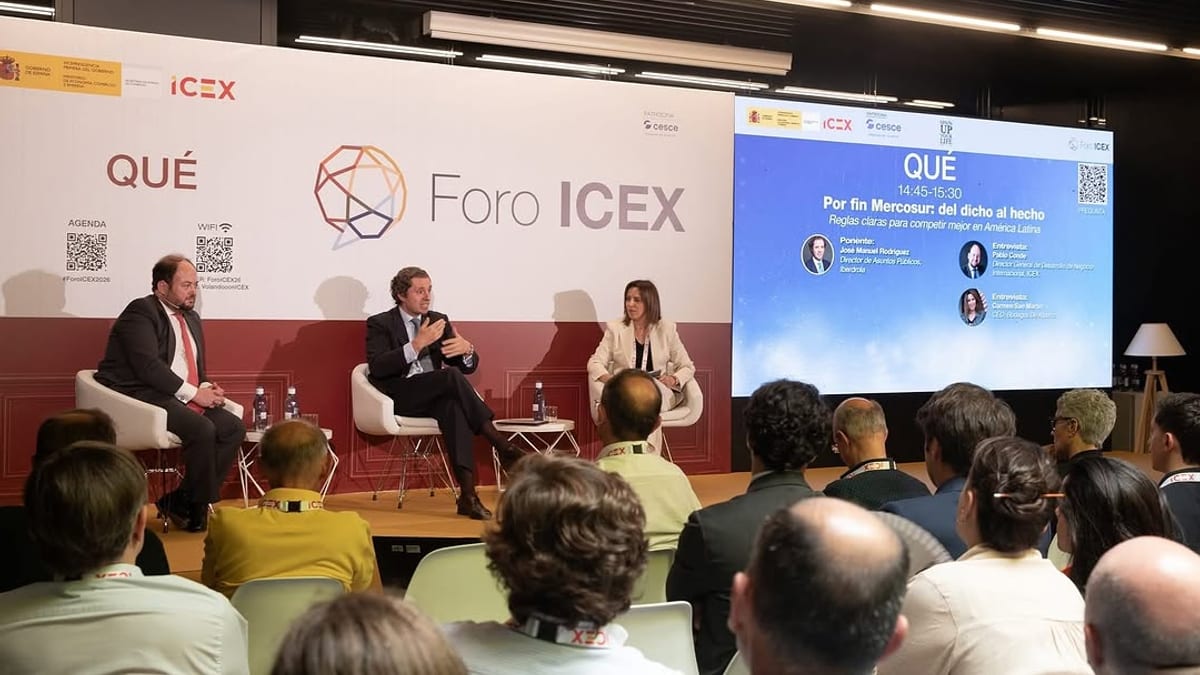 Pantalla del Foro ICEX 2026 mostrando el taller 'Por fin Mercosur: del dicho al hecho' con paneles de información, agenda y logos de instituciones participantes