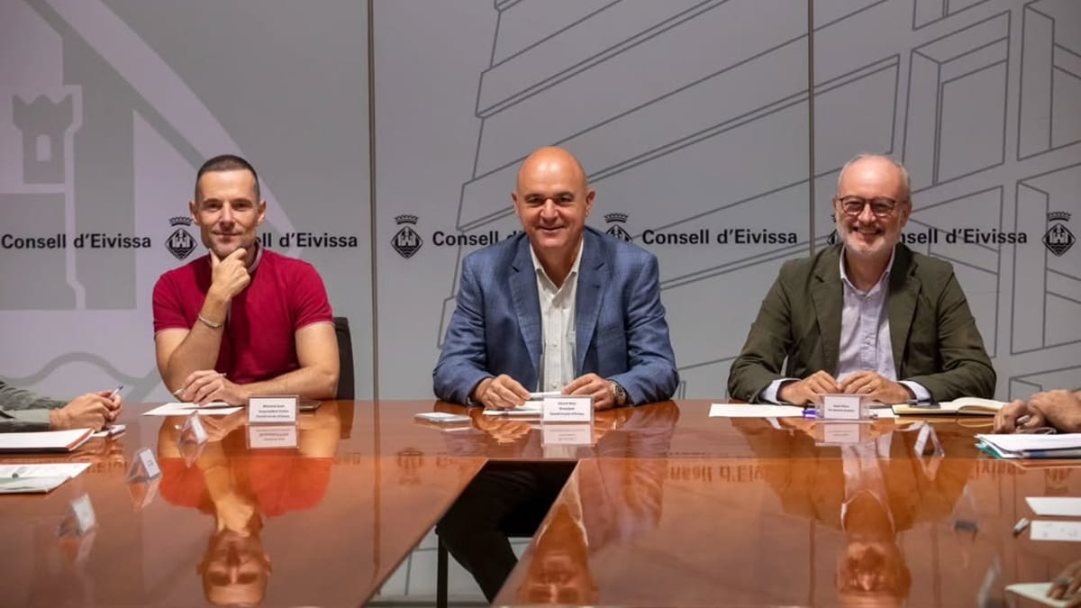 Reunión del Consell d'Eivissa con representantes de Endesa para analizar las incidencias eléctricas del verano en Ibiza