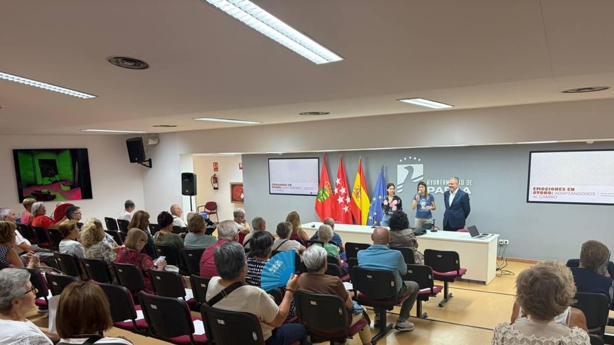 Cartel del ciclo de charlas Mayores en Movimiento del Ayuntamiento de Parla