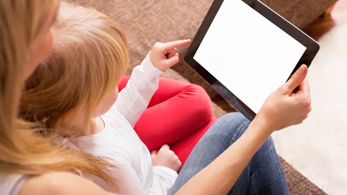 Cartel jornadas sobre control parental y uso responsable de tecnología de la Xunta de Galicia