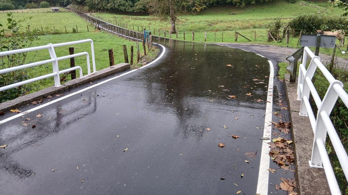Obras de mejora del vial en Nava que conecta Pozucorderu, Grátila y Campanal
