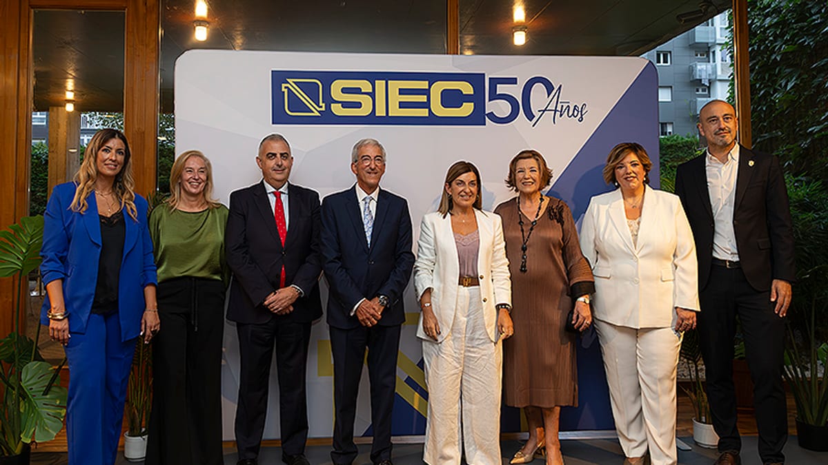 María José Sáenz de Buruaga durante su intervención en el 50 aniversario de SIEC