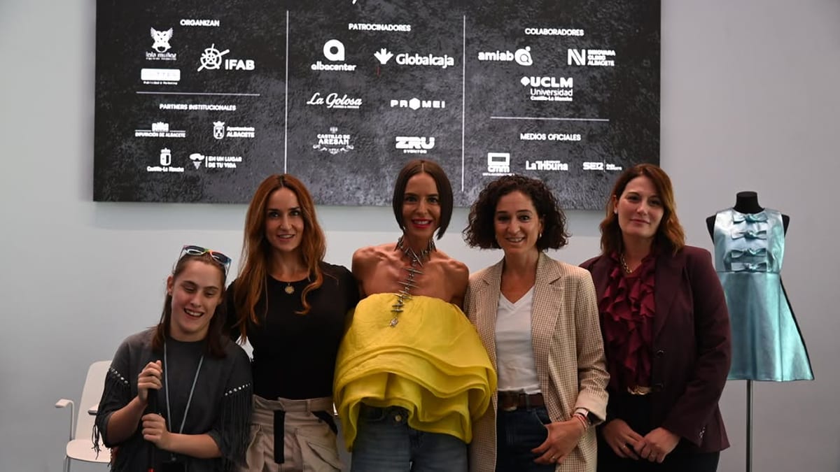 Cartel oficial de AB Fashion undécima edición, con logos de organizadores, patrocinadores y colaboradores