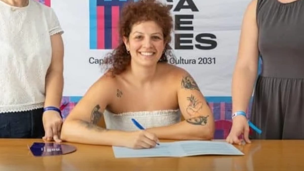 Cartel de adhesión de AGCEX a la candidatura de Cáceres 2031 Capital Europea de la Cultura