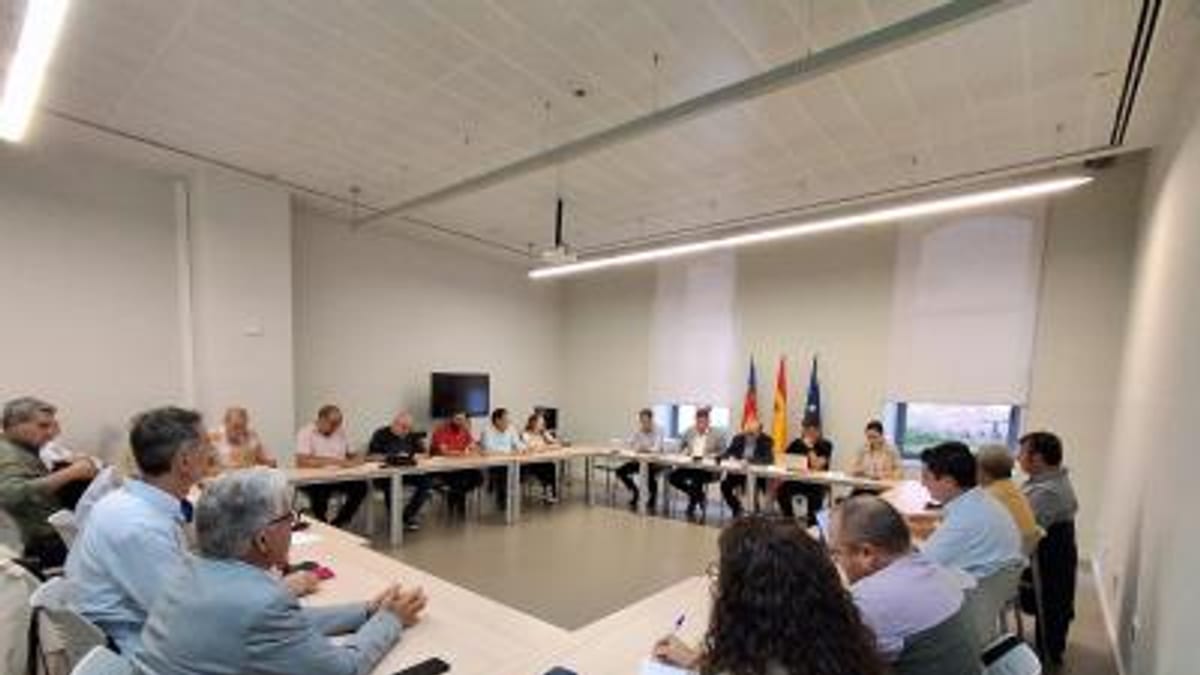 Reunión de la Conselleria de Agricultura con representantes del sector vitivinícola valenciano