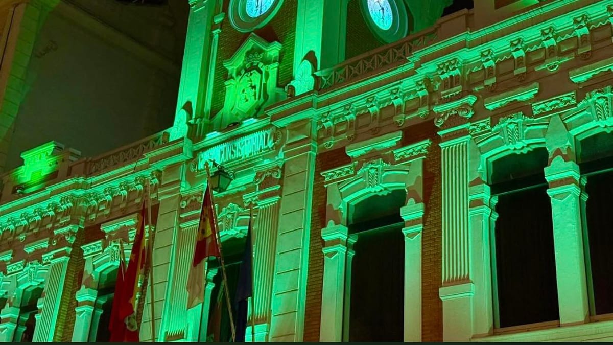 Edificios municipales de Albacete iluminados de color azul por el Día Mundial contra la Meningitis