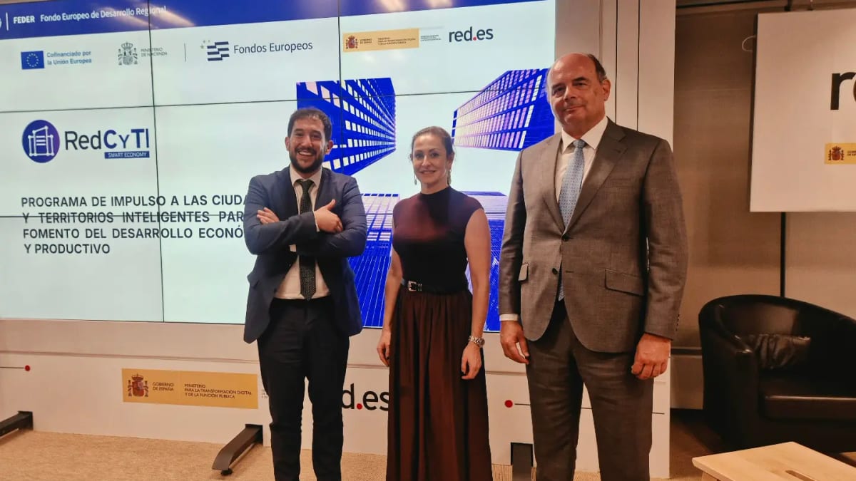 Rosa González de la Aleja, concejala de Sostenibilidad del Ayuntamiento de Albacete, en la presentación del programa de Ciudades y Territorios Inteligentes en Madrid