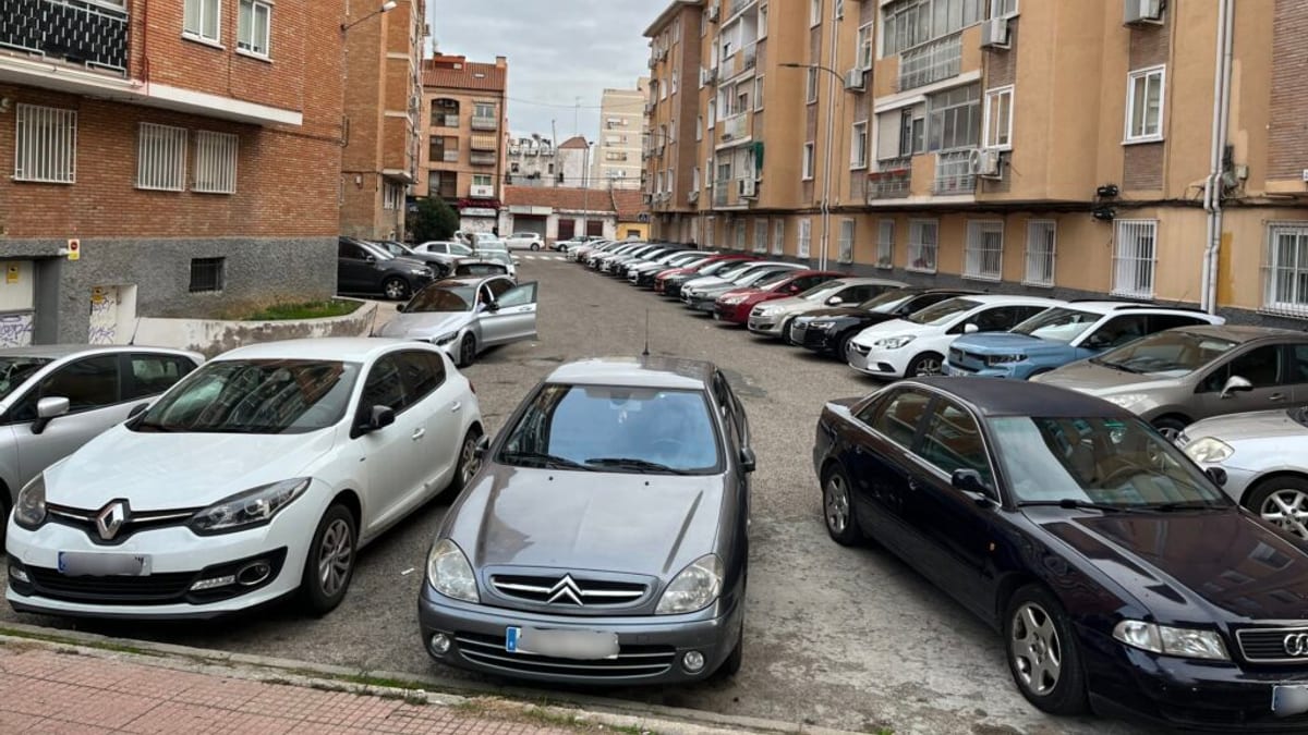 Imagen de la calle con pavimento a renovar en Alcalá de Henares