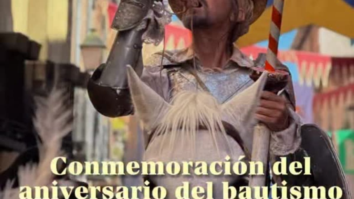 Acto conmemorativo del aniversario del bautismo de Miguel de Cervantes en Alcalá de Henares con la alcaldesa Judith Piquet y miembros de la Corporación municipal