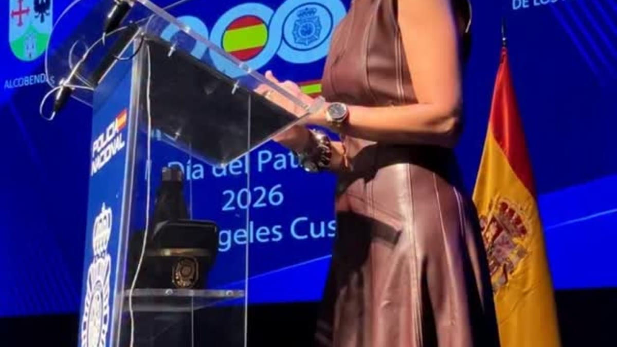 Acto de celebración del Día de los Santos Ángeles Custodios en Alcobendas con autoridades y miembros de la Policía Nacional