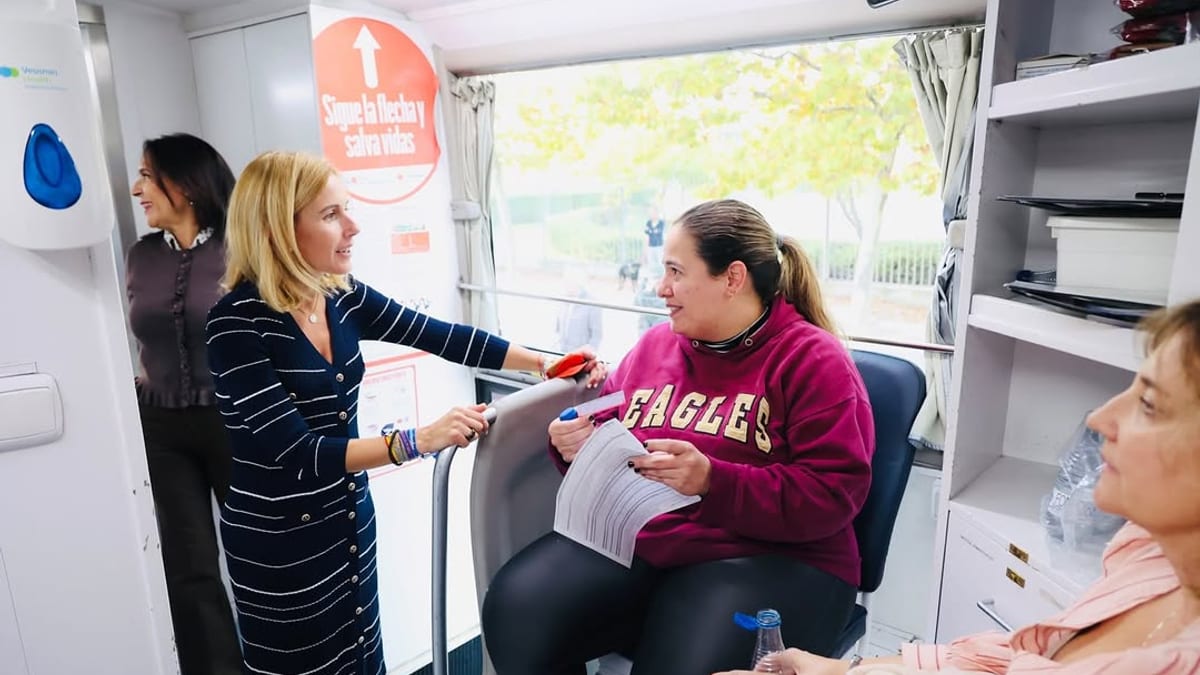 Autobús de donación de sangre de la Cruz Roja Jarama en Alcobendas con participación ciudadana