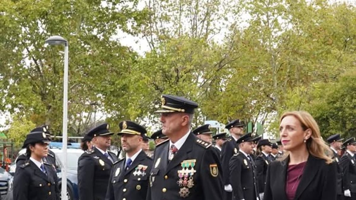 Acto de celebración de los Santos Ángeles Custodios y Día de la Policía Nacional en el Teatro Municipal Buero Vallejo de Alcorcón