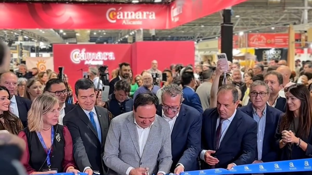 Inauguración de la VIII edición de Alicante Gastronómica con el presidente de la Diputación de Alicante