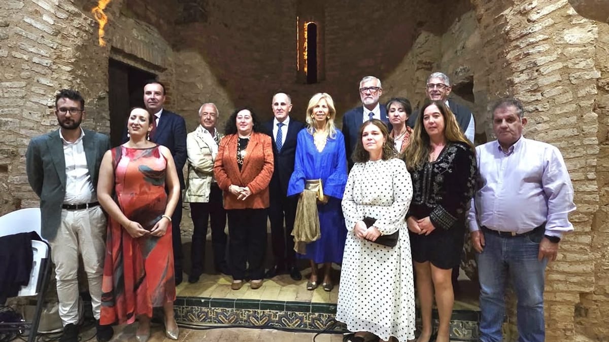 Inauguración de las XXVI Jornadas de Cultura Islámica en la mezquita de Almonáster la Real con diputados de la Diputación de Huelva