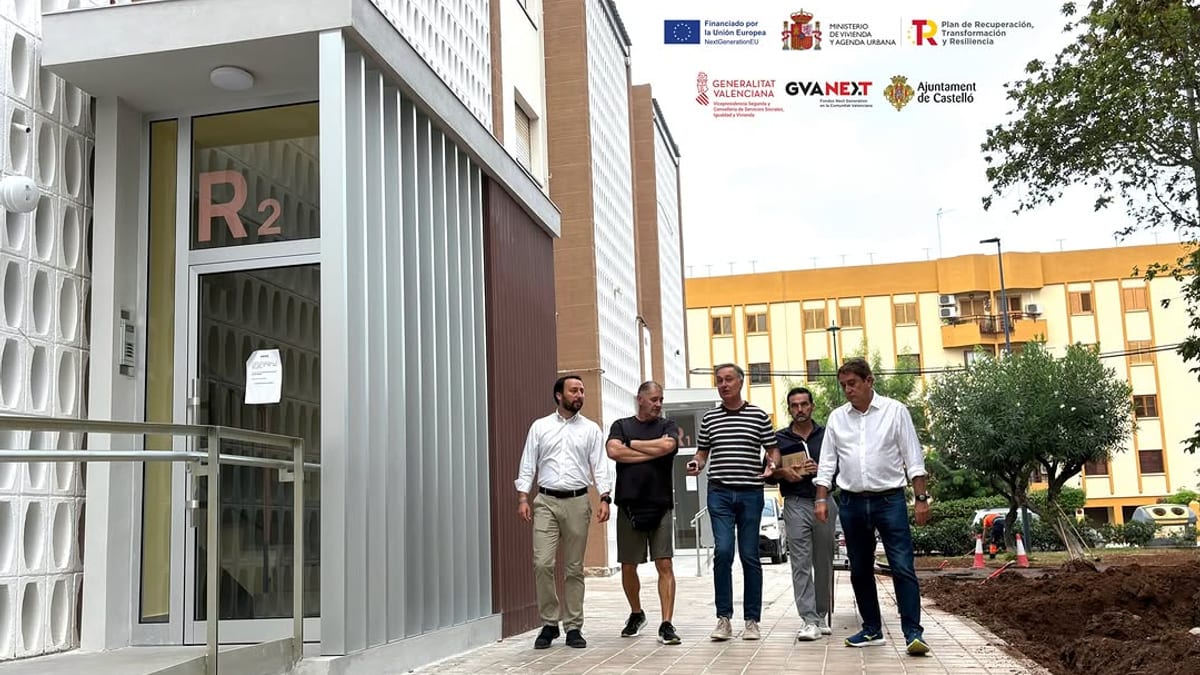 Cartel informativo del Plan de Barrios de Castellón con financiación de la Unión Europea, Ministerio de Inclusión, Generalitat Valenciana y GVANext