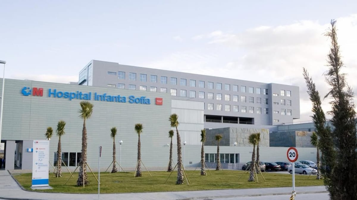 Cartel informativo sobre ampliación de horario para donación de sangre en el Hospital Infanta Sofía