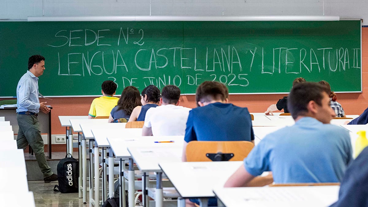 Portada de la Prueba de Acceso a la Universidad con referencia a Lengua Castellana y Literatura, junio de 2025