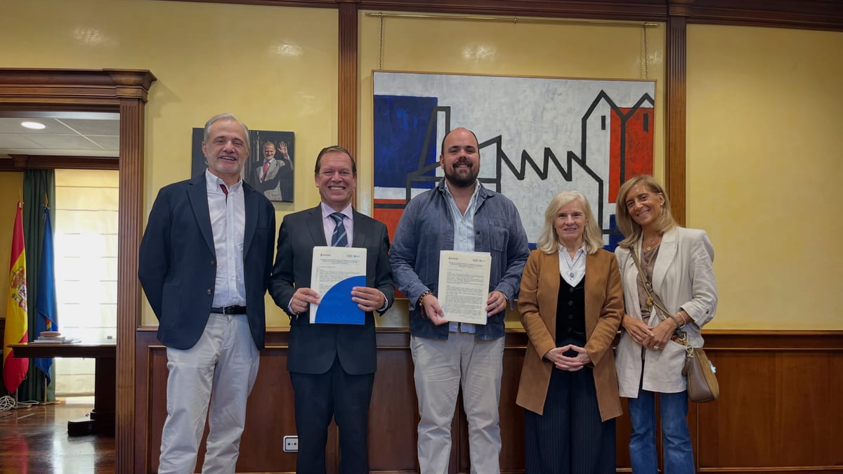 Firma del convenio entre el Ayuntamiento de Aranjuez y FASE Fundación para atención psicológica de adolescentes