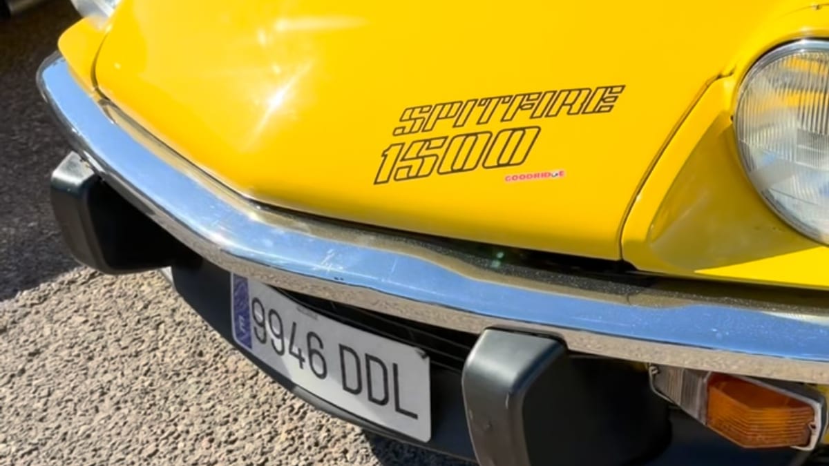 Exposición de vehículos clásicos y deportivos en el Aranjuez Motor Festival del Recinto Ferial