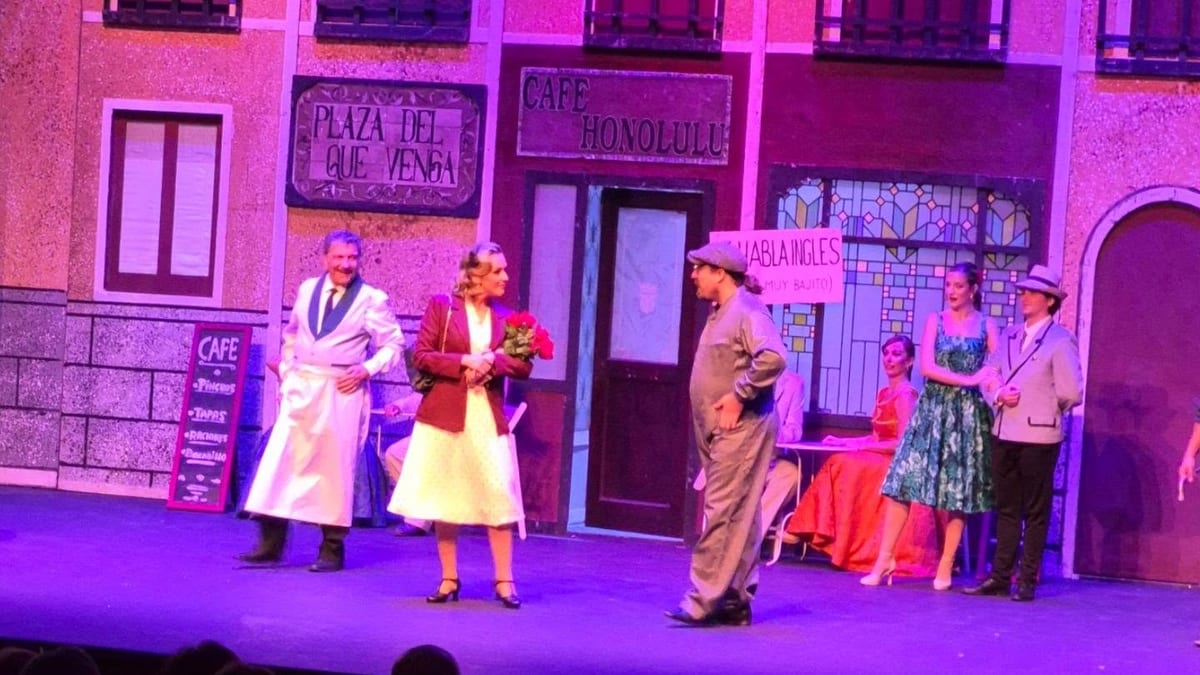 Escena de la zarzuela 'La del Manojo de Rosas' en el Auditorio Montserrat Caballé de Arganda del Rey durante la inauguración de la temporada cultural