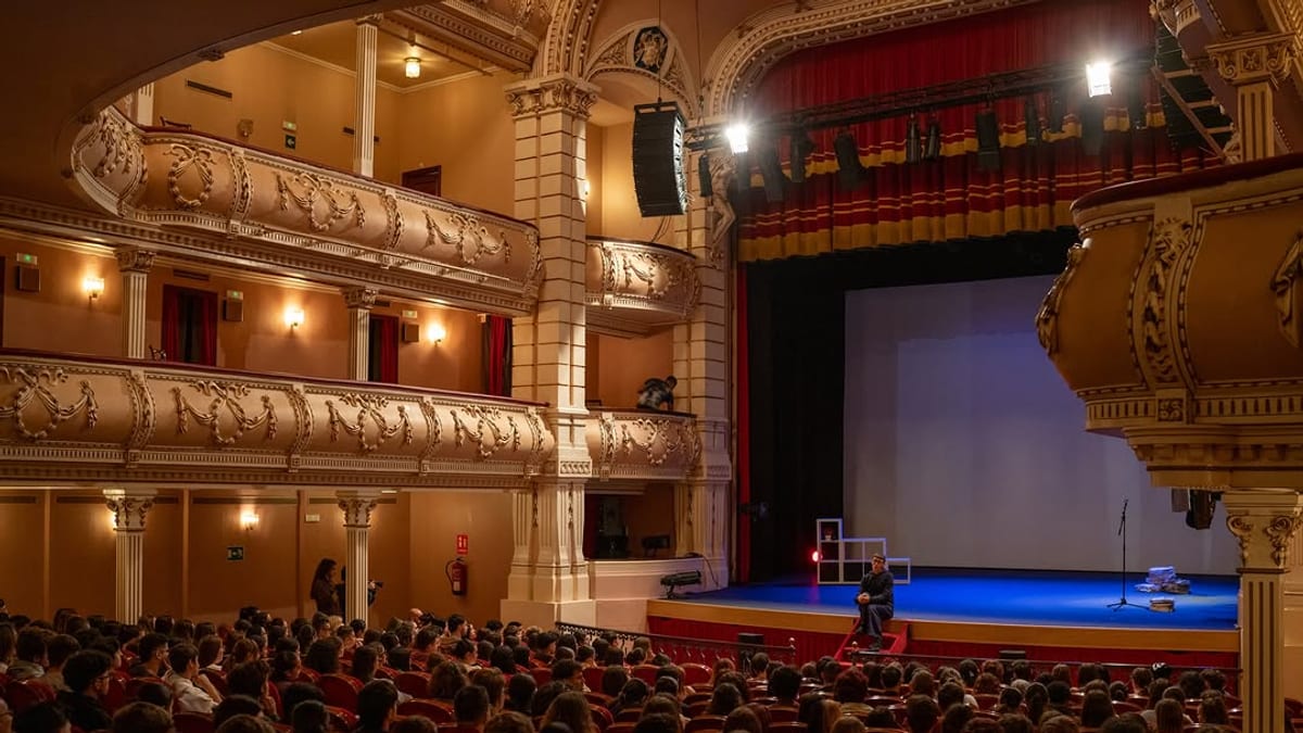 Cartel de la obra teatral Arrancamiento de Pamela Palenciano en el Gran Teatro de Huelva