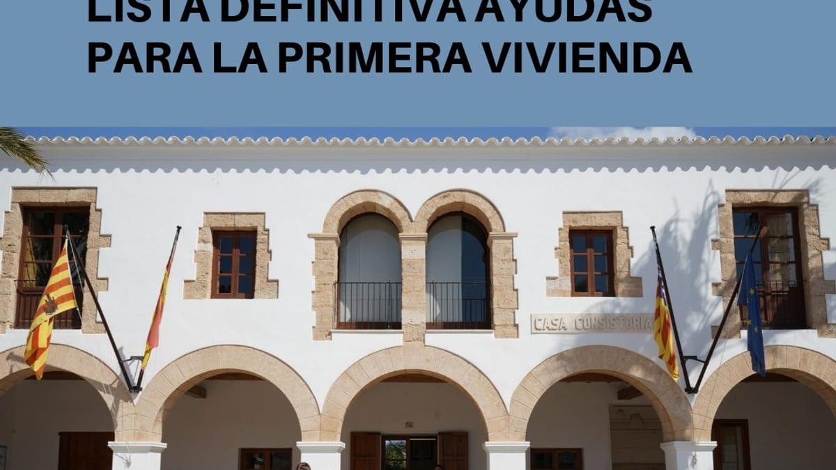 Cartel oficial del Ayuntamiento de Santa Eulalia del Río con información sobre la lista definitiva de ayudas para la primera vivienda de 2026