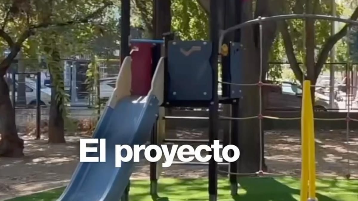 Parque José Pizarro de Sevilla tras la renovación de caminos y zonas infantiles