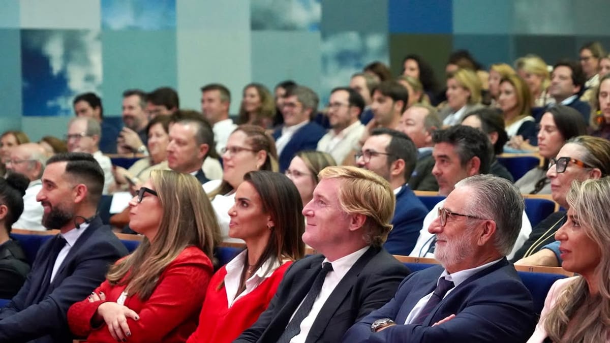 Segunda edición de Galifarma Innova en IFEBA, Badajoz, con profesionales del sector farmacéutico reunidos para compartir innovación y conocimiento