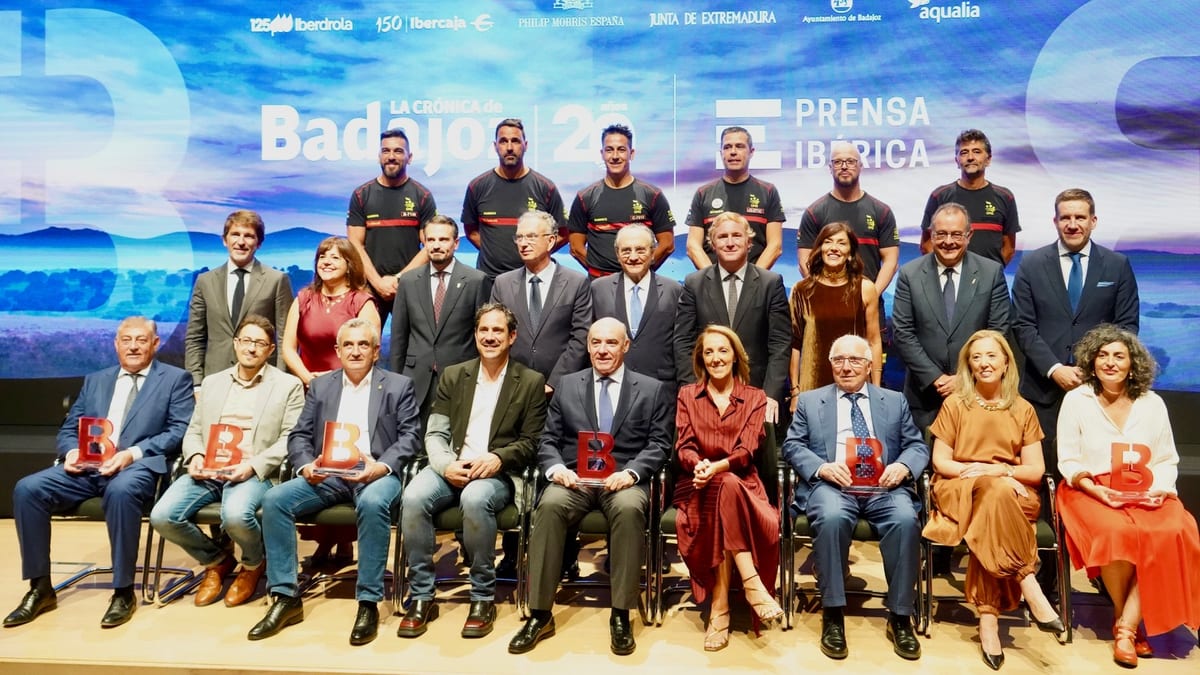 Ceremonia de entrega de la XVI edición de los Premios Empresario de Badajoz con el alcalde Ignacio Gragera y los empresarios galardonados