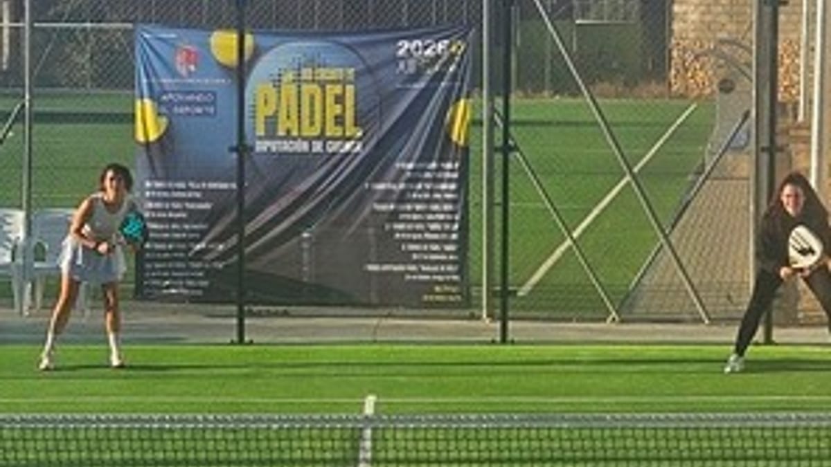 Cancha de pádel en Barajas de Melo durante la jornada del Circuito de Pádel de la Diputación de Cuenca