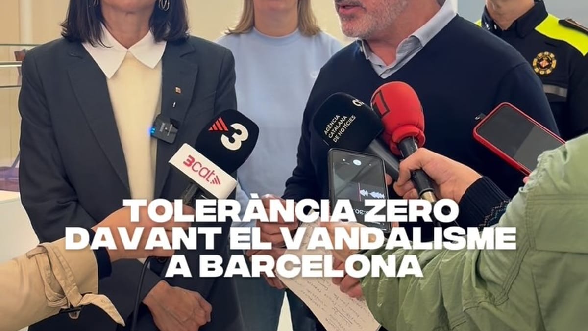Cartel informativo del Ayuntamiento de Barcelona sobre tolerancia cero ante el vandalismo