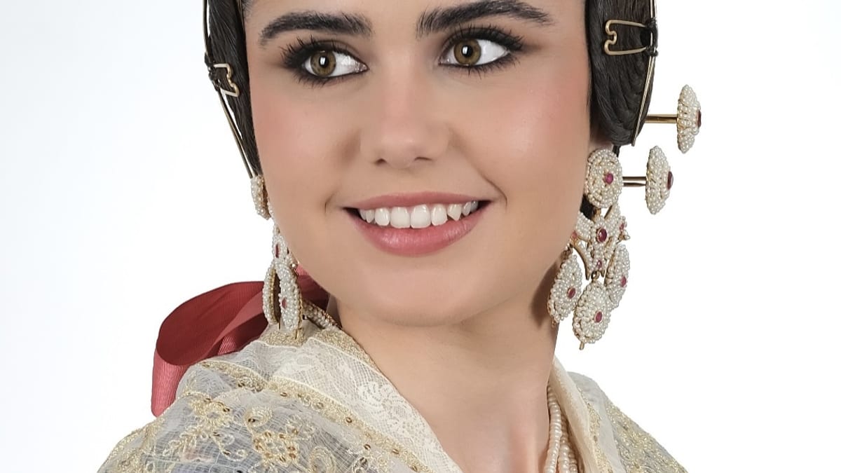 Beatriz Blanco Tamarit, Fallera Mayor de Valencia 2027, de la Falla Castelló-Segorbe