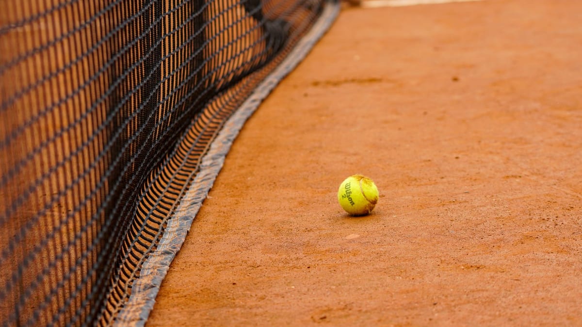 Fachada del Beti Jai, histórico frontón de Madrid donde se realizan exhibiciones de pelota mano y frontenis