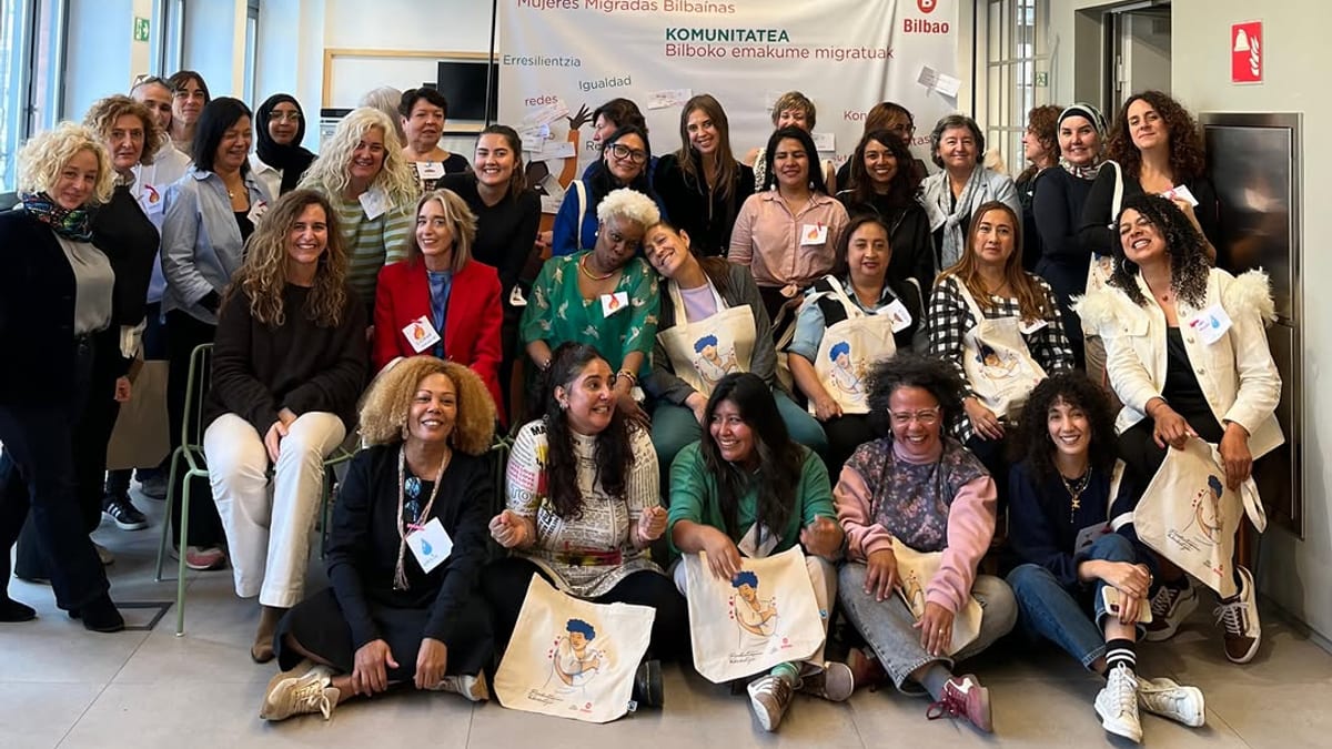 Participantes en el IV Encuentro de la Comunidad de Mujeres Migradas Bilbaínas organizado por el Ayuntamiento de Bilbao