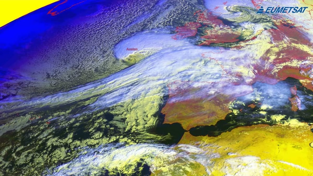 Evolución da Borraca Austen nas últimas horas segundo imaxes de satélite EUMETSAT e análise de Meteogalicia