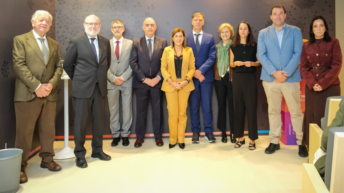 La presidenta de Cantabria interviene en un foro de CEOE sobre sostenibilidad y competitividad