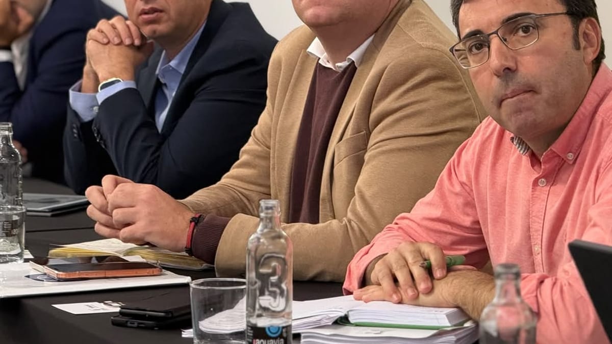 Reunión de la Mesa del Agua de Canarias donde el consejero insular de Aguas trasladó la demanda de financiación para la Estación Depuradora de La Lajita